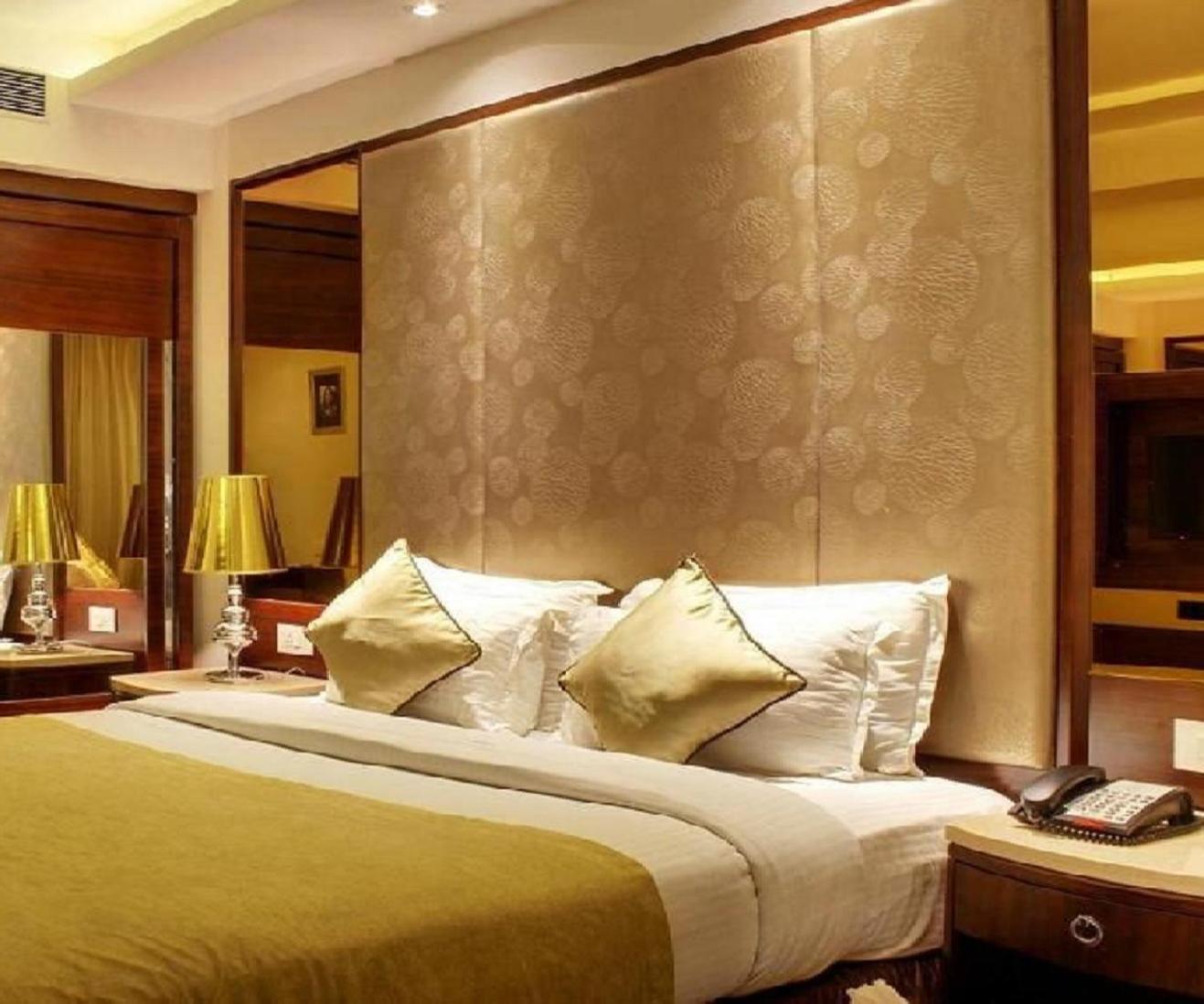 Hotel Tu Casa Delhi Airport Нью-Дели Экстерьер фото